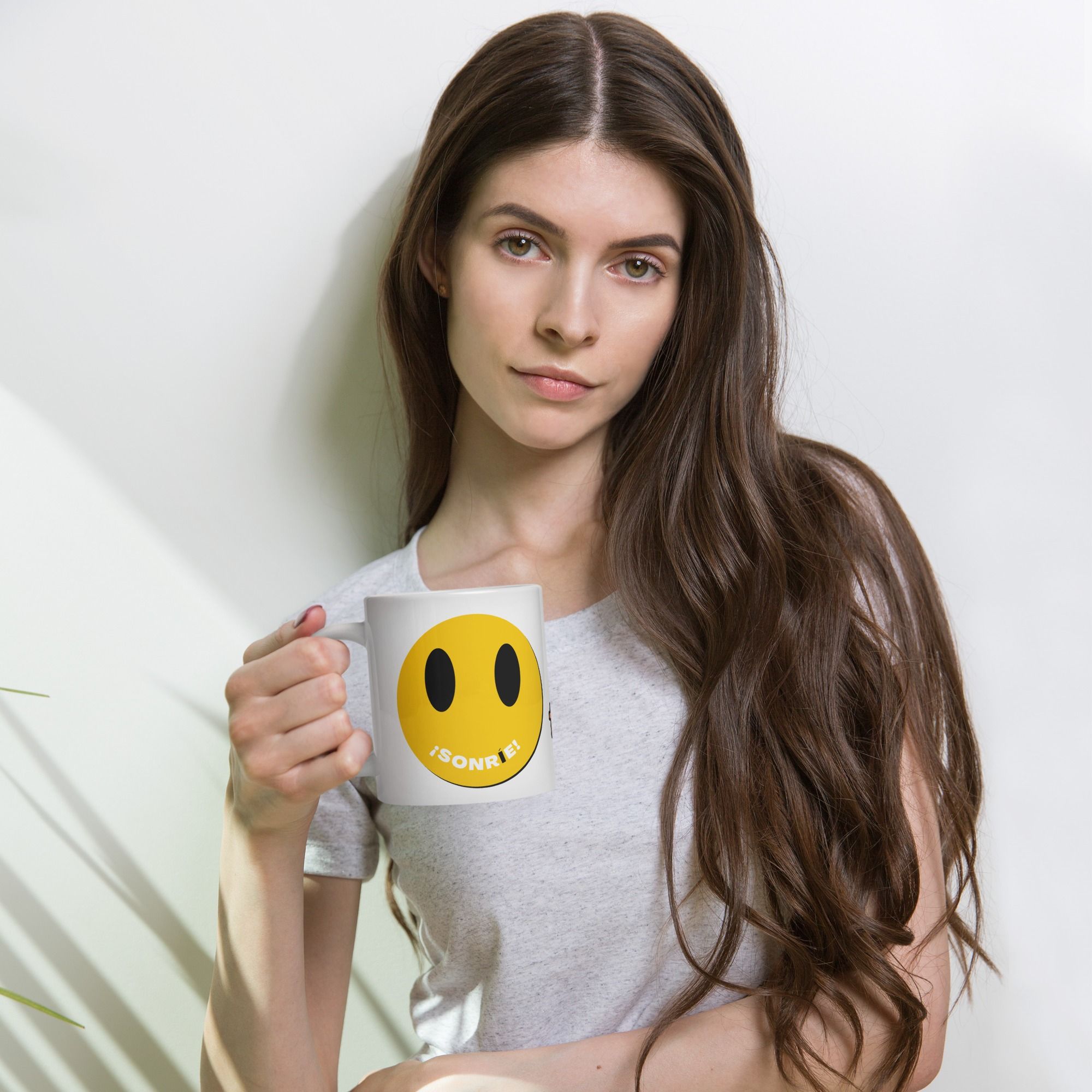 Taza blanca sonríe emoji - Imagen 4