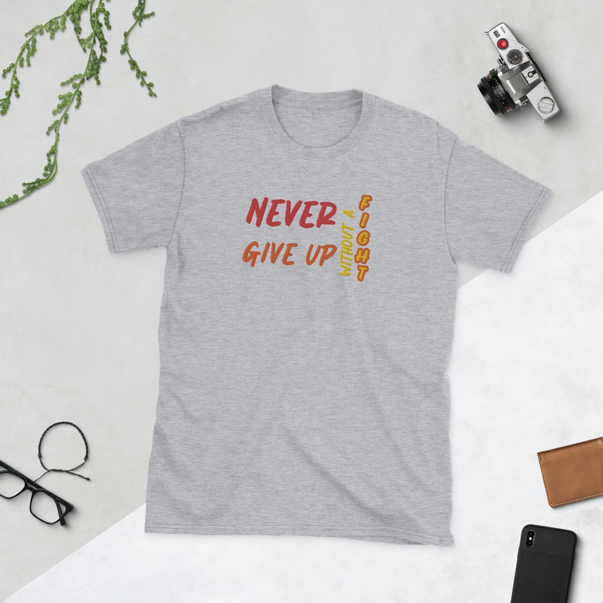 Camiseta bordada Never Give Up Without a Fight - Imagen 7
