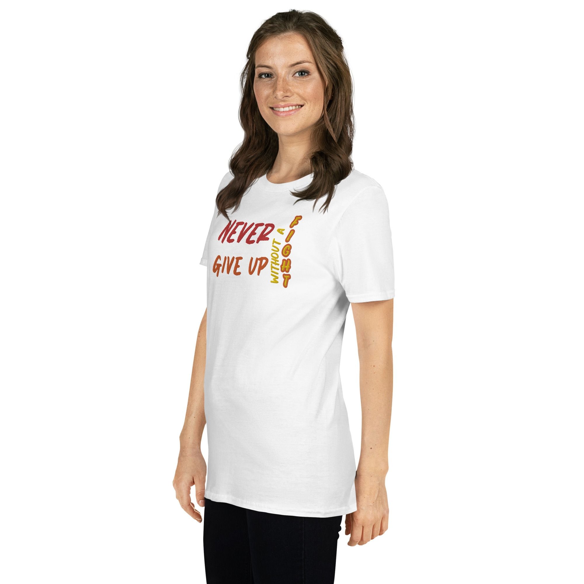 Camiseta bordada Never Give Up Without a Fight - Imagen 3